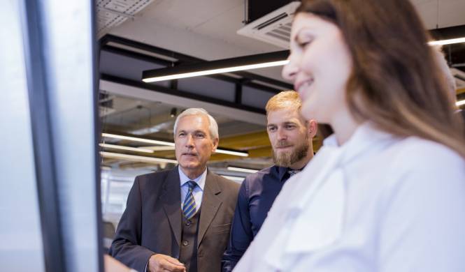 How Hybrid Event Management Enhances Corporate AGMs and Conferences