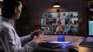 choosing-the-right-online-meeting-platforms-for-large-groups