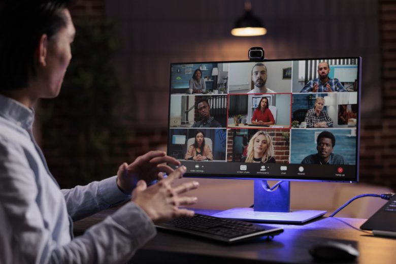choosing-the-right-online-meeting-platforms-for-large-groups